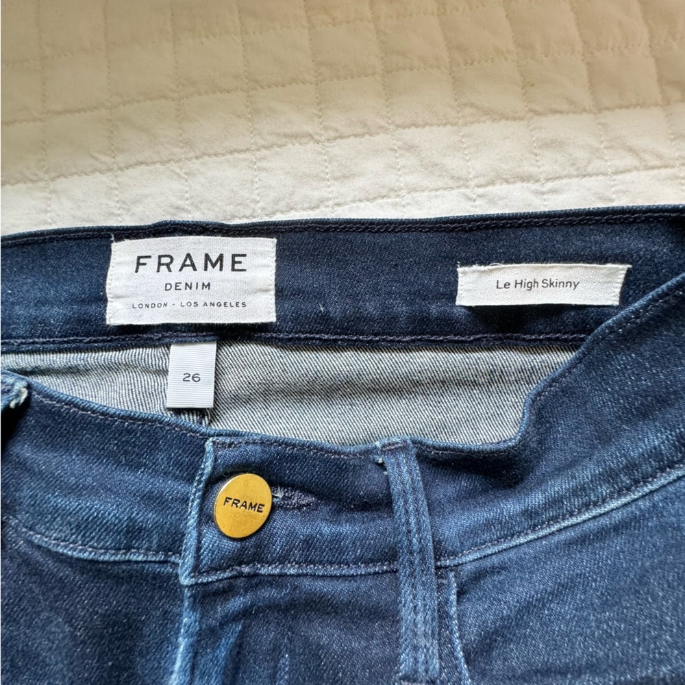 Frame blue jeans
